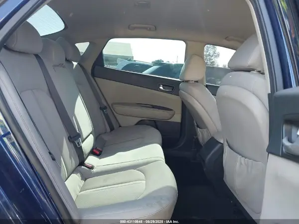 5XXGT4L34HG144180 2017 KIA OPTIMA - Image 8
