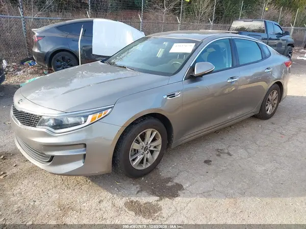 5XXGT4L34HG144860 2017 KIA OPTIMA - Image 2