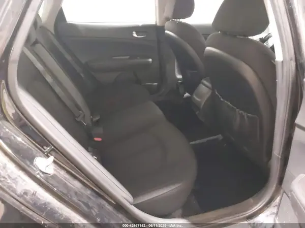 5XXGT4L34HG148164 2017 KIA OPTIMA - Image 8