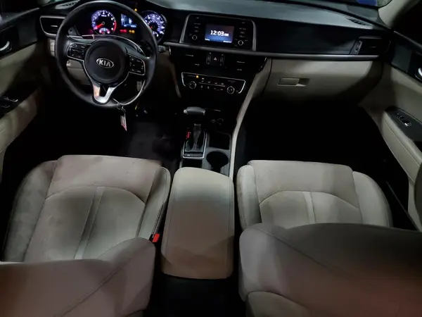 5XXGT4L34HG152103 2017 KIA OPTIMA - Image 8