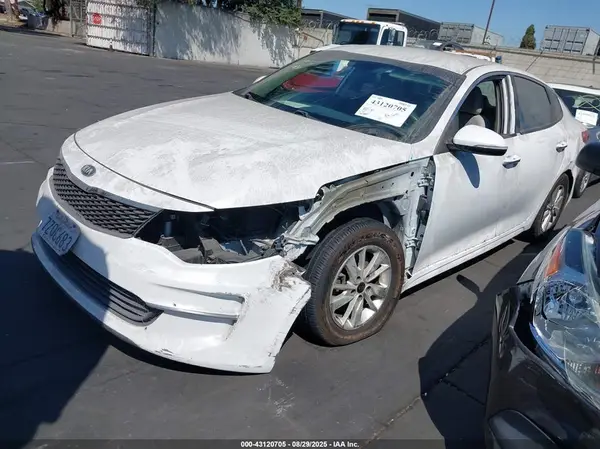 5XXGT4L34HG153395 2017 KIA OPTIMA - Image 2