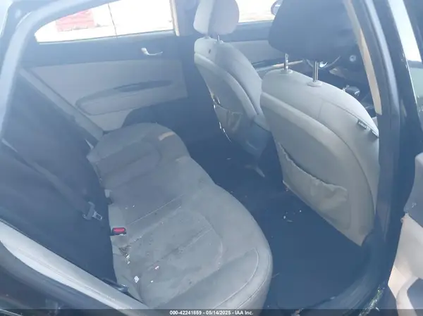 5XXGT4L34HG156314 2017 KIA OPTIMA - Image 8