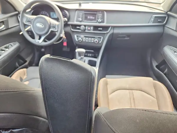 5XXGT4L34HG156586 2017 KIA OPTIMA - Image 8