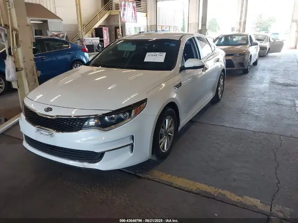 5XXGT4L34HG157768 2017 KIA OPTIMA - Image 2