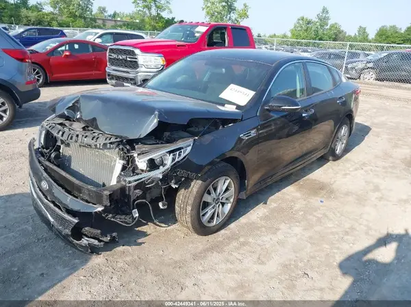 5XXGT4L34HG166261 2017 KIA OPTIMA - Image 2