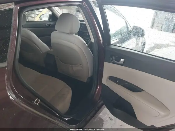 5XXGT4L34HG166583 2017 KIA OPTIMA - Image 8