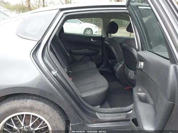 5XXGT4L34HG169645 2017 KIA OPTIMA - Image 8