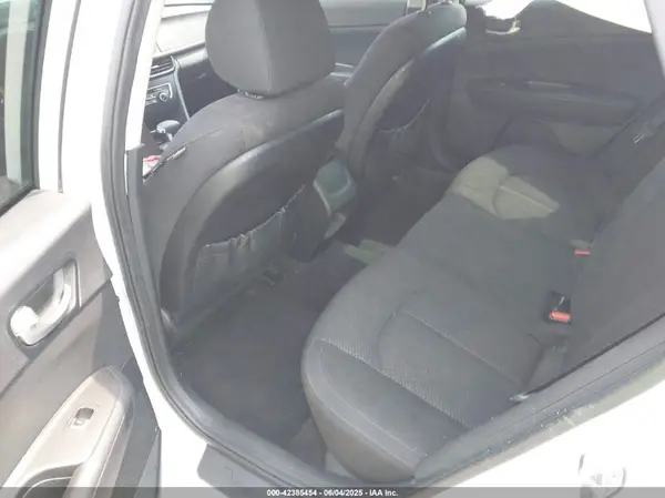 5XXGT4L34HG172867 2017 KIA OPTIMA - Image 8