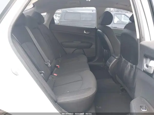 5XXGT4L34HG172884 2017 KIA OPTIMA - Image 8