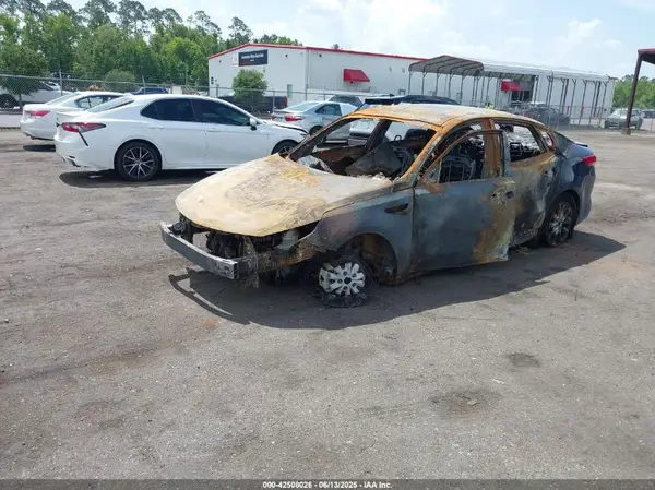 5XXGT4L34HG174909 2017 KIA OPTIMA - Image 2