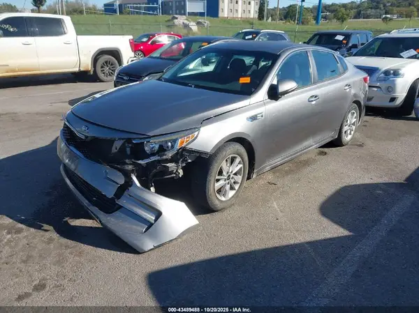 5XXGT4L34JG179243 2018 KIA OPTIMA - Image 2