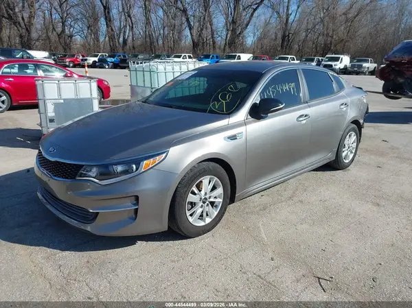 5XXGT4L34JG180604 2018 KIA OPTIMA - Image 2