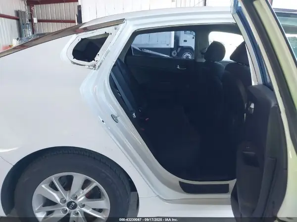 5XXGT4L34JG182045 2018 KIA OPTIMA - Image 8