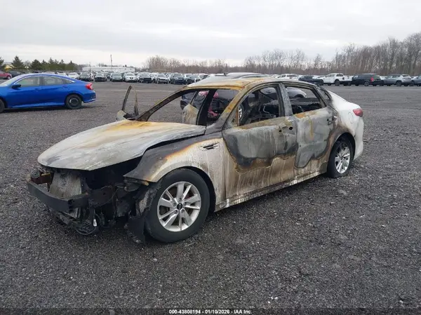 5XXGT4L34JG183275 2018 KIA OPTIMA - Image 2