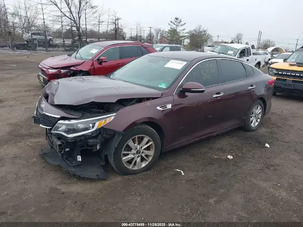 5XXGT4L34JG185608 2018 KIA OPTIMA - Image 2