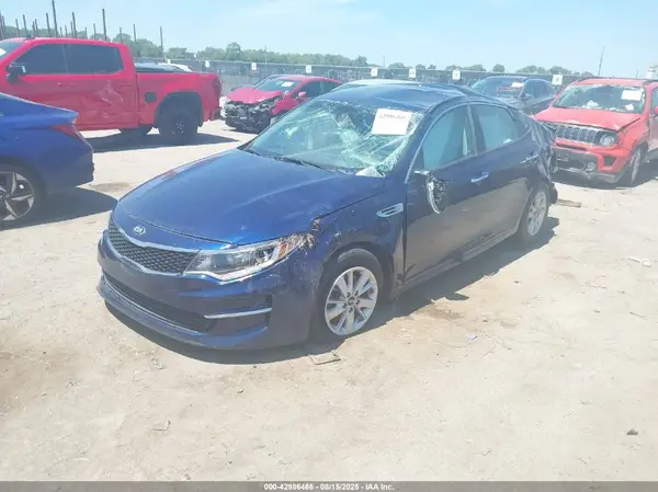 5XXGT4L34JG188864 2018 KIA OPTIMA - Image 2