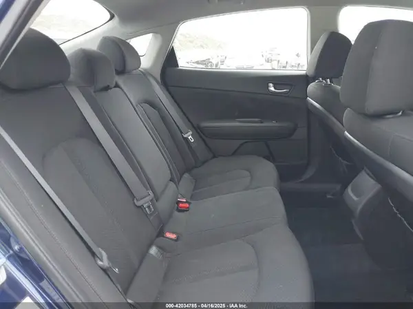 5XXGT4L34JG192140 2018 KIA OPTIMA - Image 8