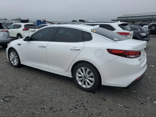 5XXGT4L34JG195023 2018 KIA OPTIMA - Image 2