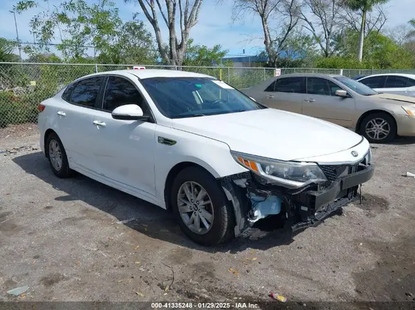 5XXGT4L34JG196074 2018 KIA OPTIMA - Image 1