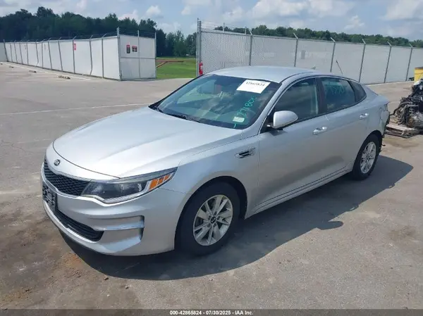 5XXGT4L34JG196429 2018 KIA OPTIMA - Image 2