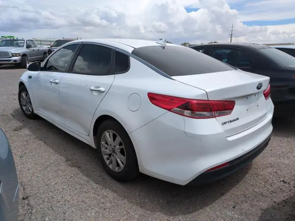5XXGT4L34JG197919 2018 KIA OPTIMA - Image 2
