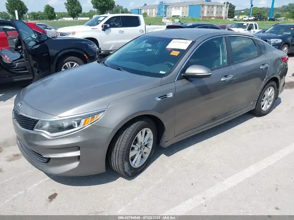 5XXGT4L34JG198052 2018 KIA OPTIMA - Image 2