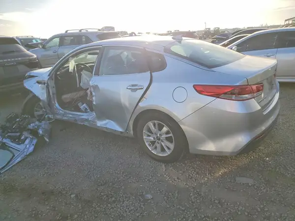 5XXGT4L34JG198942 2018 KIA OPTIMA - Image 2