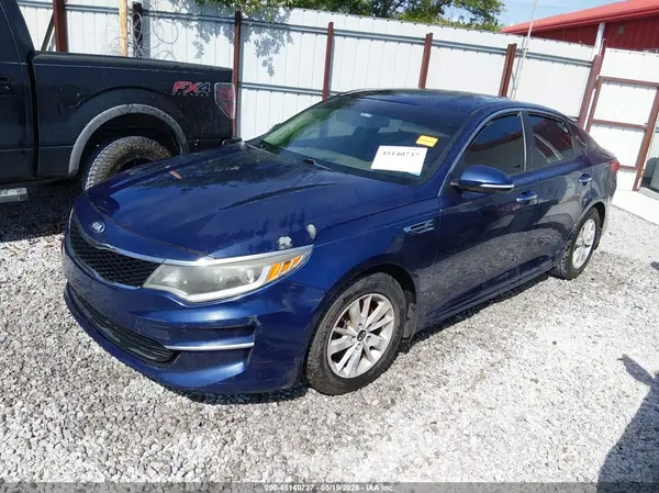 5XXGT4L34JG200785 2018 KIA OPTIMA - Image 2