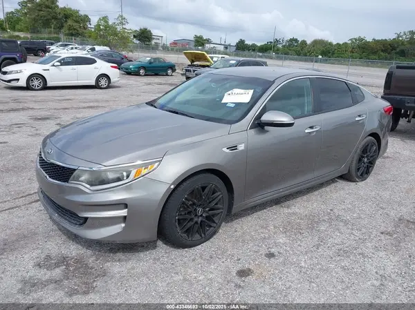 5XXGT4L34JG201225 2018 KIA OPTIMA - Image 2