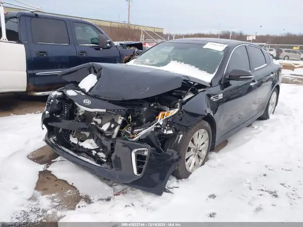 5XXGT4L34JG202763 2018 KIA OPTIMA - Image 2