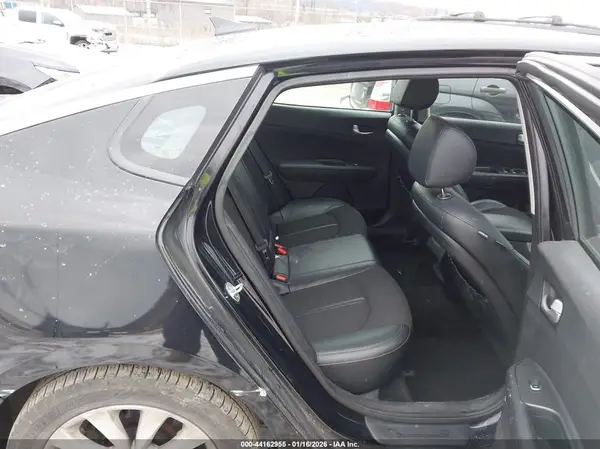 5XXGT4L34JG203573 2018 KIA OPTIMA - Image 8
