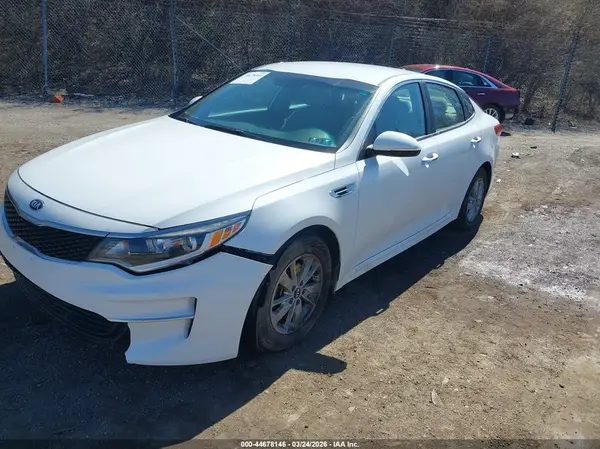5XXGT4L34JG204318 2018 KIA OPTIMA - Image 2