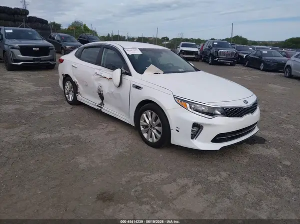 5XXGT4L34JG205937 2018 KIA OPTIMA - Image 1