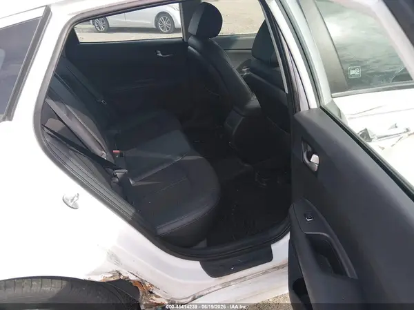 5XXGT4L34JG205937 2018 KIA OPTIMA - Image 8