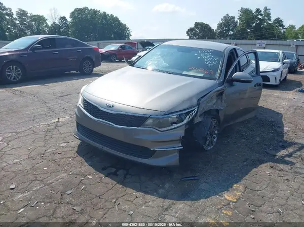 5XXGT4L34JG207283 2018 KIA OPTIMA - Image 2