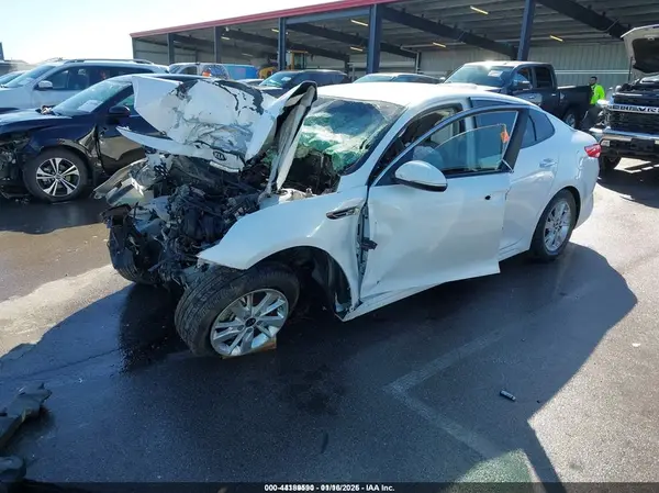 5XXGT4L34JG212869 2018 KIA OPTIMA - Image 2