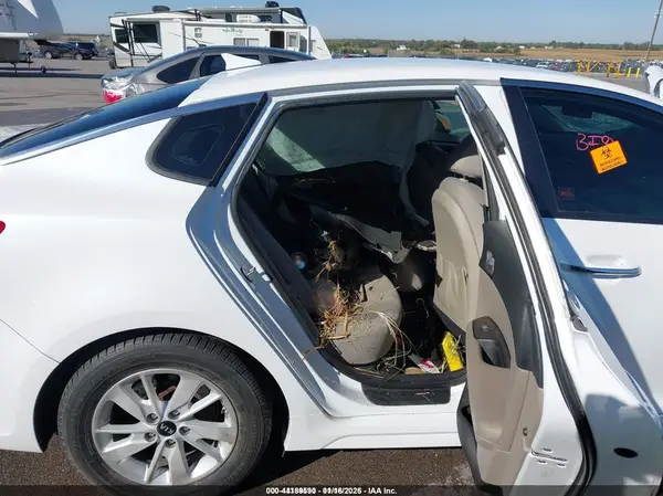 5XXGT4L34JG212869 2018 KIA OPTIMA - Image 8