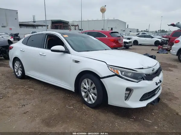 5XXGT4L34JG215089 2018 KIA OPTIMA - Image 1