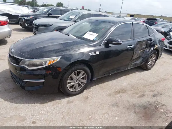 5XXGT4L34JG215772 2018 KIA OPTIMA - Image 2