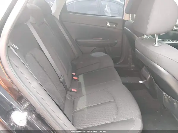 5XXGT4L34JG215772 2018 KIA OPTIMA - Image 8