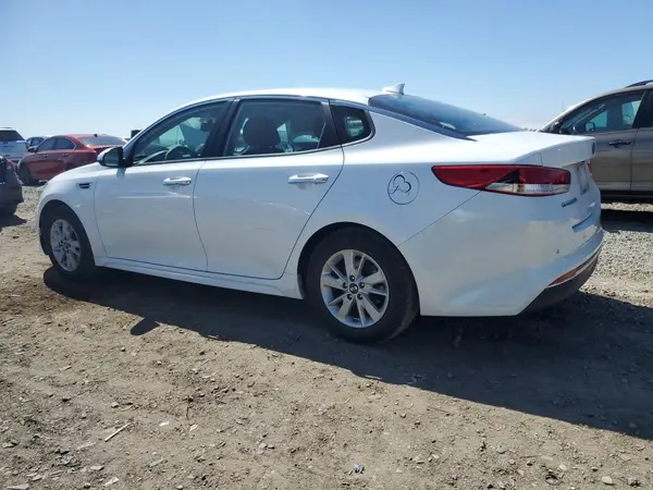 5XXGT4L34JG216095 2018 KIA OPTIMA - Image 2
