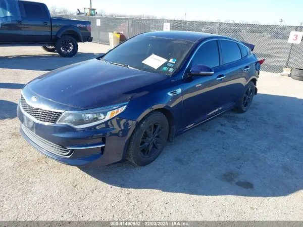5XXGT4L34JG216999 2018 KIA OPTIMA - Image 2