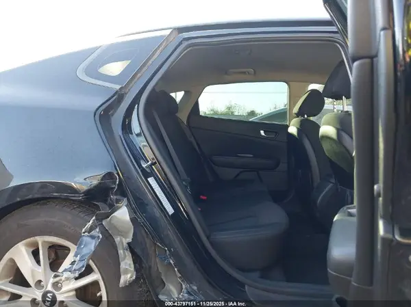 5XXGT4L34JG218185 2018 KIA OPTIMA - Image 8