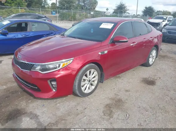5XXGT4L34JG218204 2018 KIA OPTIMA - Image 2