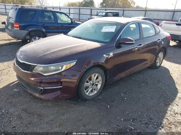 5XXGT4L34JG219837 2018 KIA OPTIMA - Image 2