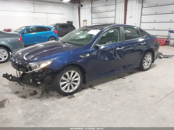 5XXGT4L34JG220051 2018 KIA OPTIMA - Image 2