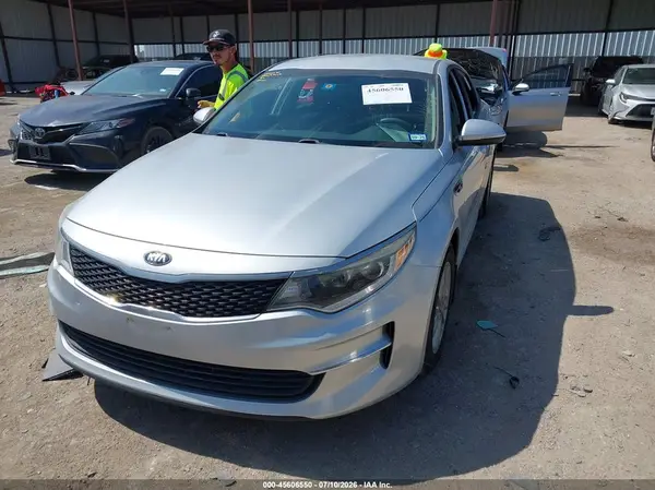 5XXGT4L34JG222379 2018 KIA OPTIMA - Image 2