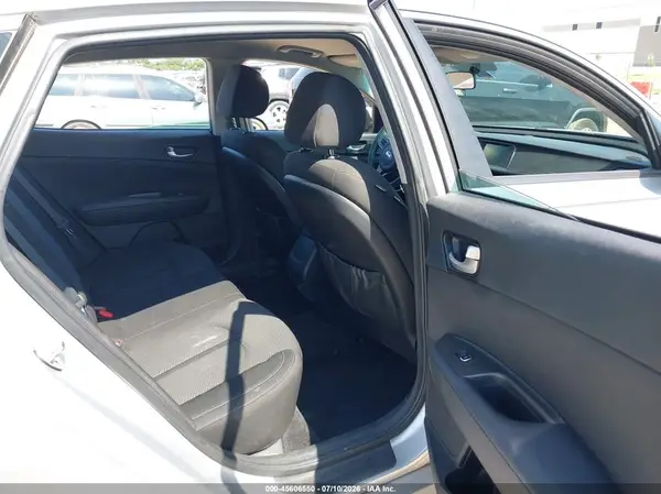 5XXGT4L34JG222379 2018 KIA OPTIMA - Image 8