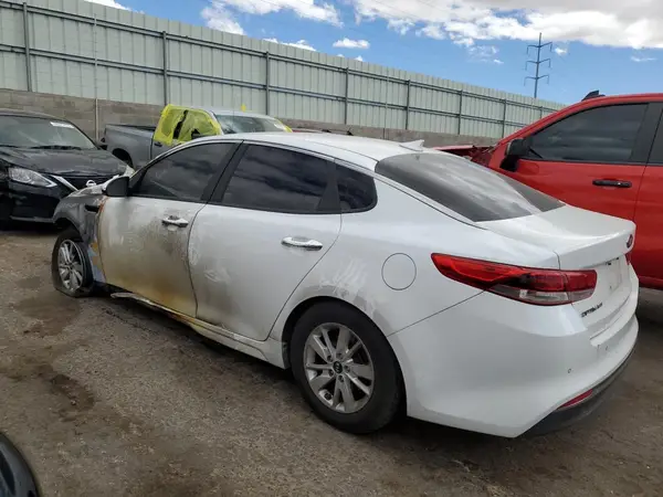 5XXGT4L34JG223838 2018 KIA OPTIMA - Image 2
