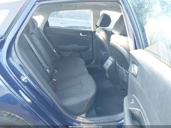 5XXGT4L34JG224567 2018 KIA OPTIMA - Image 8